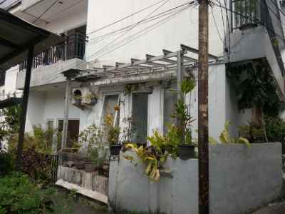 dijual rumah pegangsaan