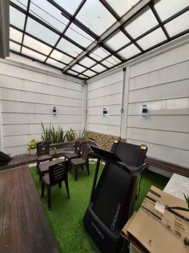 dijual rumah pegujaten