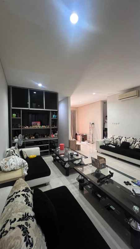 dijual rumah pelangi gading residence