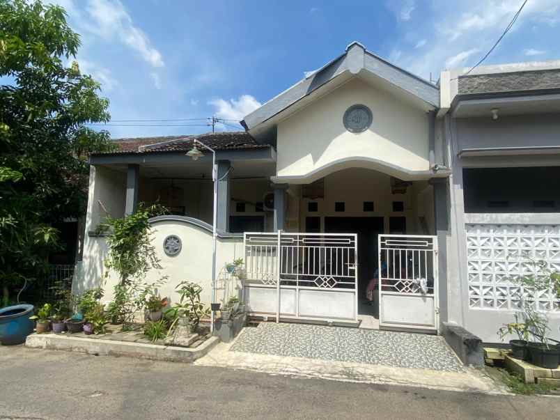 dijual rumah perum klipang permai