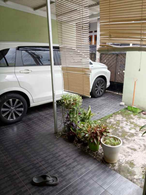 dijual rumah perum mampang indah