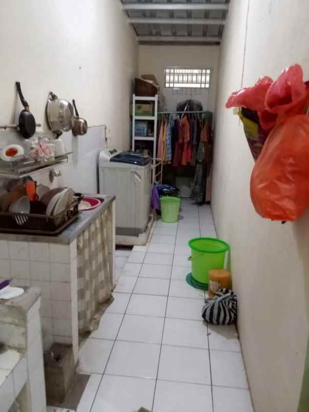 dijual rumah perum mampang indah