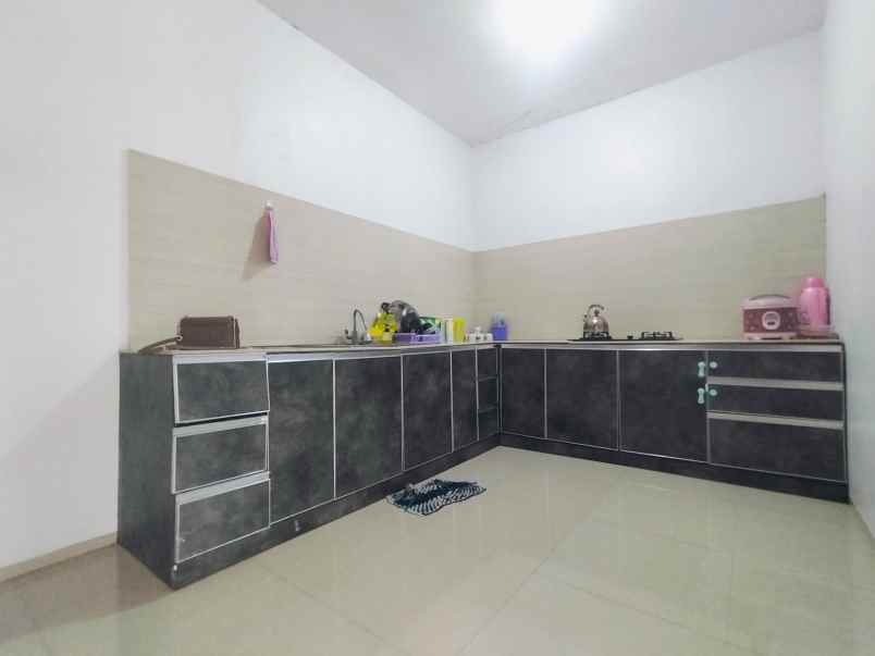 dijual rumah perumahan golden city