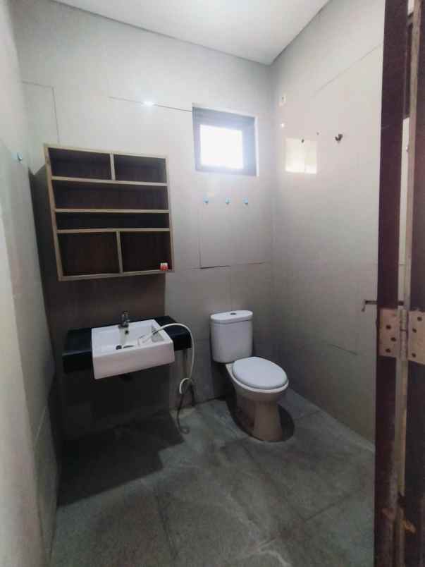 dijual rumah perumahan golden city