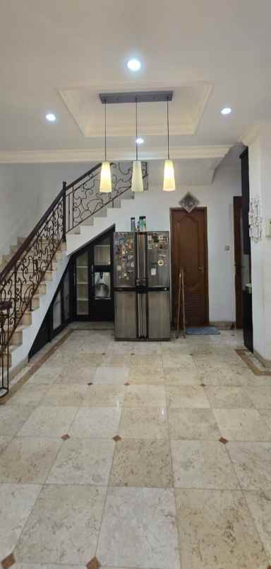 dijual rumah perumahan jatinegara baru