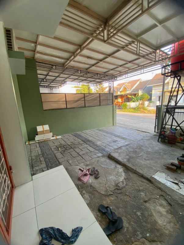 dijual rumah perumahan mutiara gading