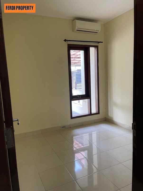 dijual rumah perumahan the address