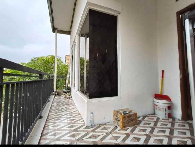 dijual rumah perumahan villa indah