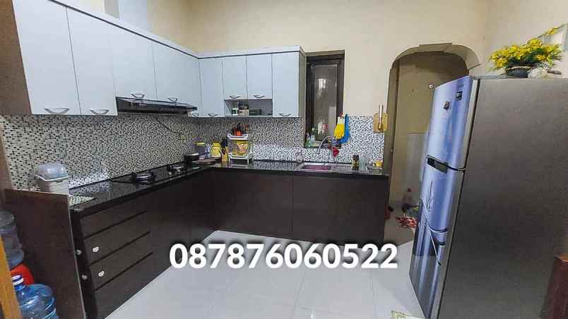 dijual rumah perumnas depok 2 tengah jl