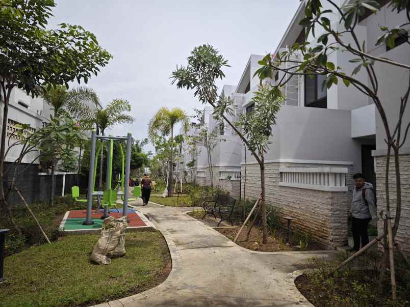 dijual rumah podomoro park