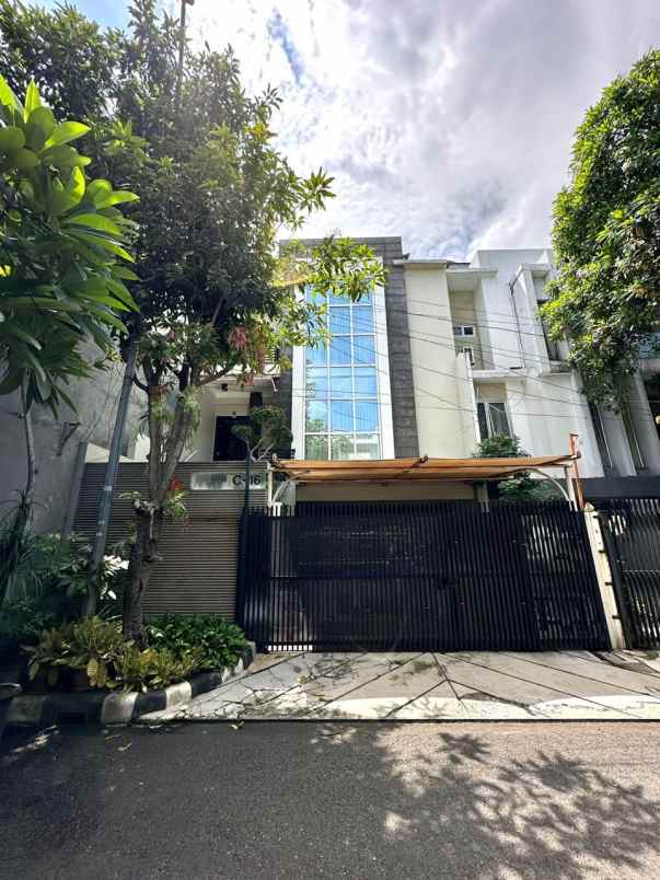 dijual rumah pondok indah