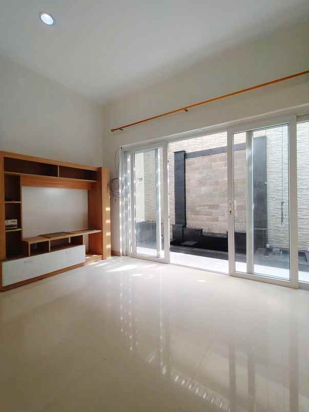 dijual rumah pondok kelapa jakarta timur