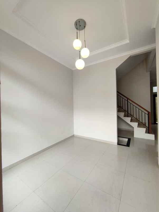 dijual rumah pondok kelapa jaktim