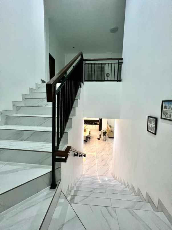 dijual rumah pondok pinang
