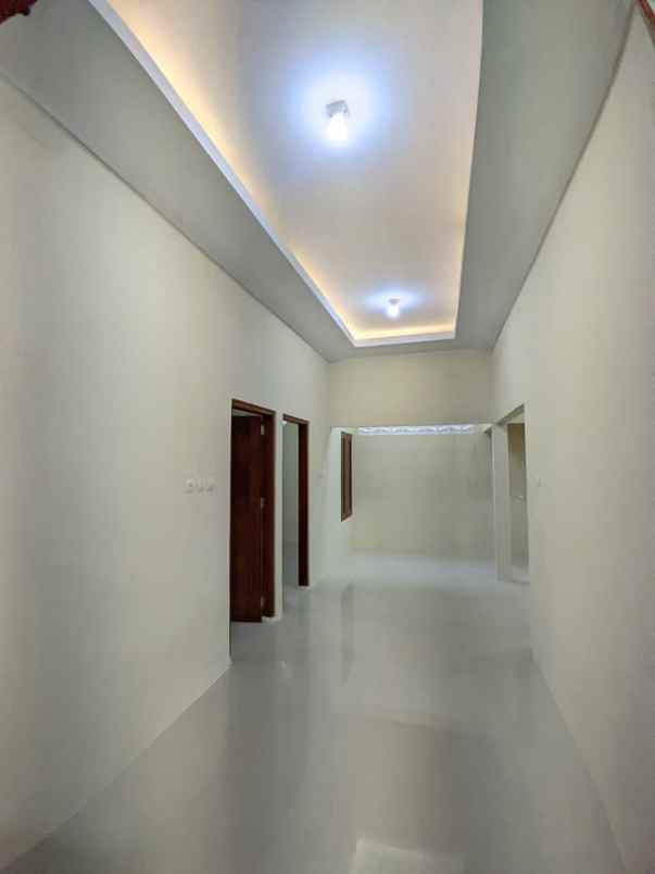 dijual rumah potorono