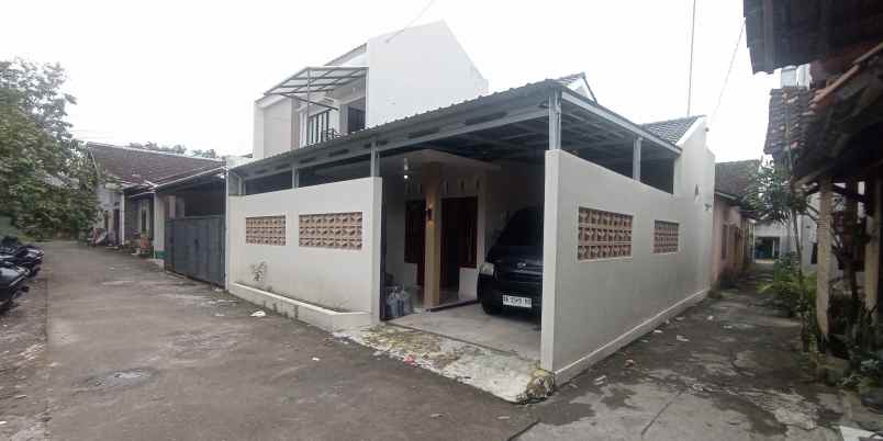 dijual rumah potorono