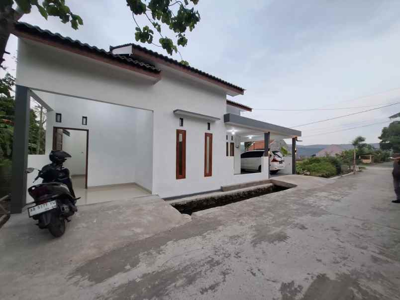 dijual rumah prambanan