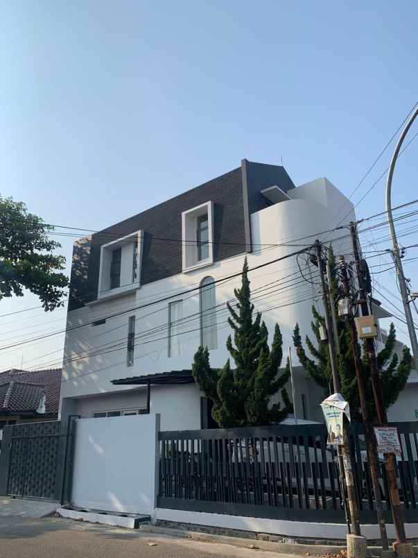 dijual rumah pualam mutumanikam