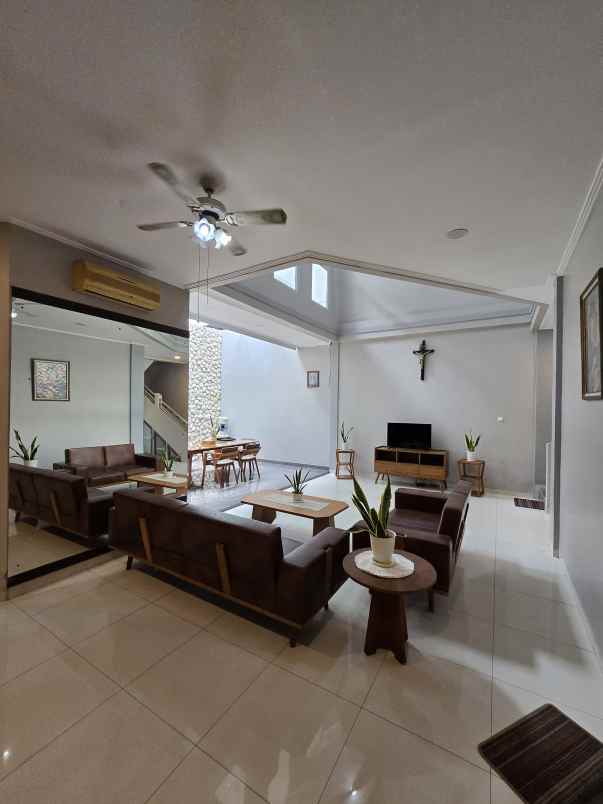 dijual rumah pulo asem