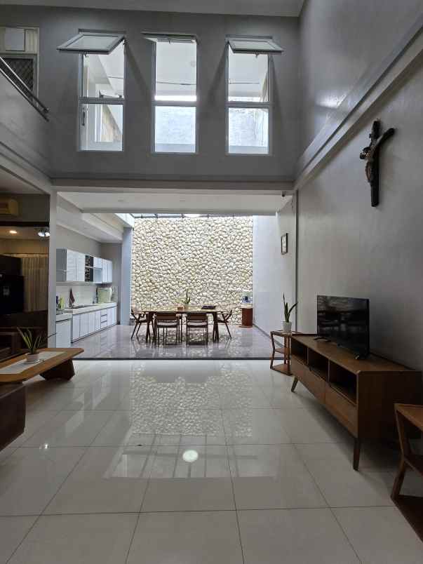 dijual rumah pulo asem