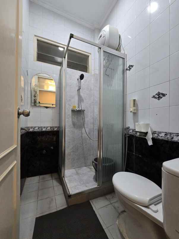 dijual rumah pulo asem