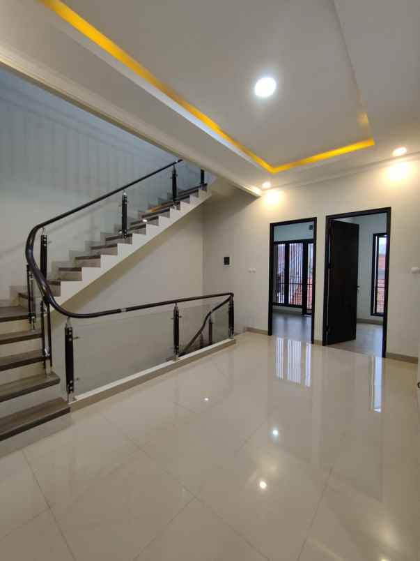 dijual rumah pulo asem
