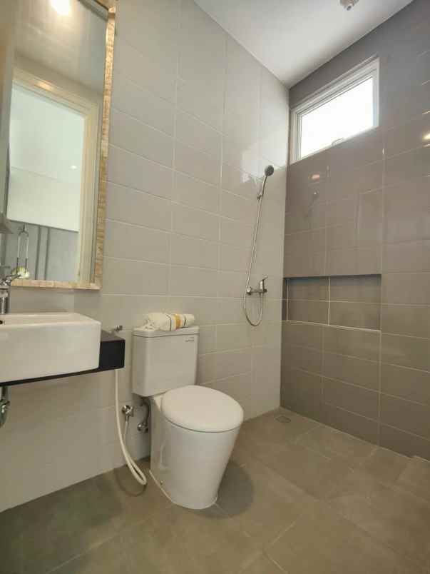 dijual rumah puri galaxy