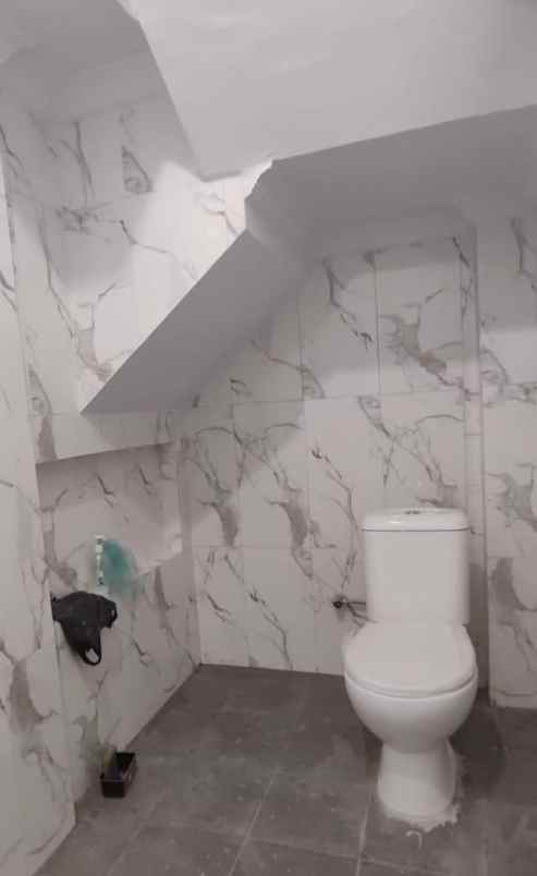 dijual rumah puri harapan