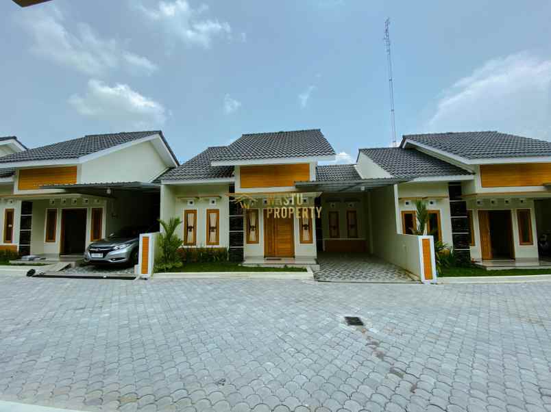 dijual rumah purwomartani