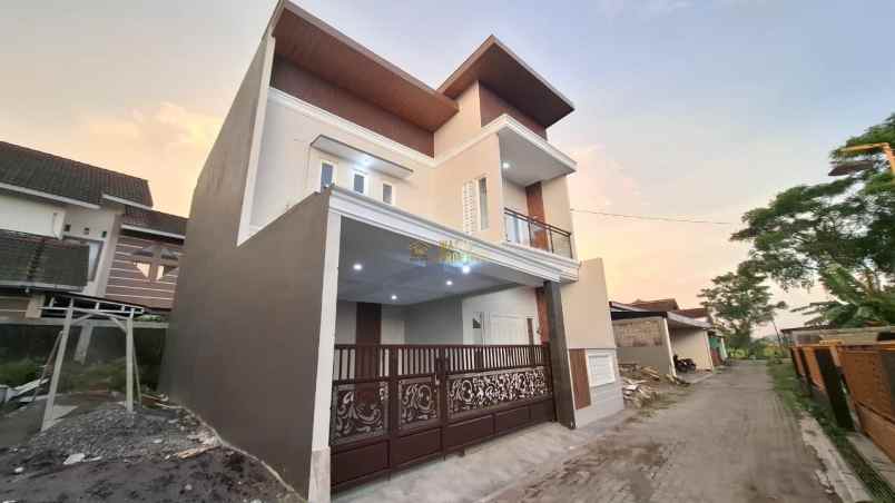 dijual rumah purwomartani