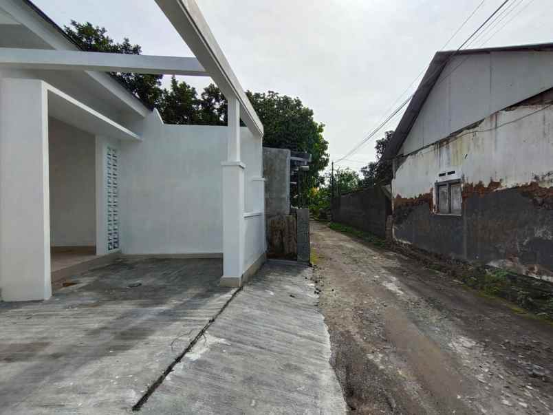 dijual rumah purwomartani kalasan