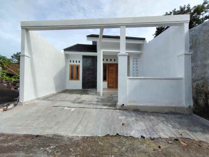 dijual rumah purwomartani kalasan