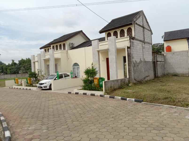 dijual rumah rangkapan pancoran mas depok