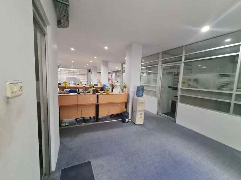 dijual rumah raya kedung cowek