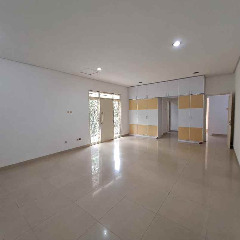 dijual rumah residence one