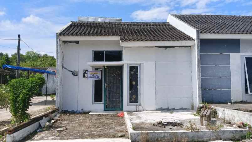 dijual rumah rowosari meteseh