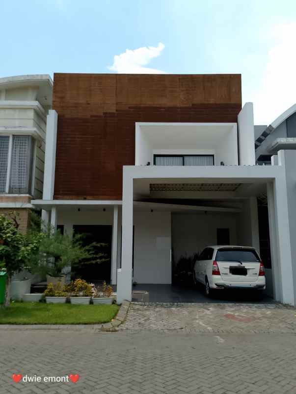 dijual rumah royal residanece surabaya