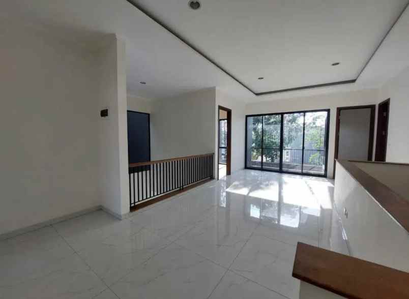 dijual rumah rumah di cluster eldora