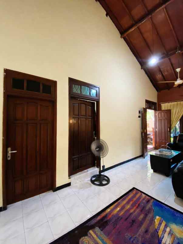 dijual rumah rungkut