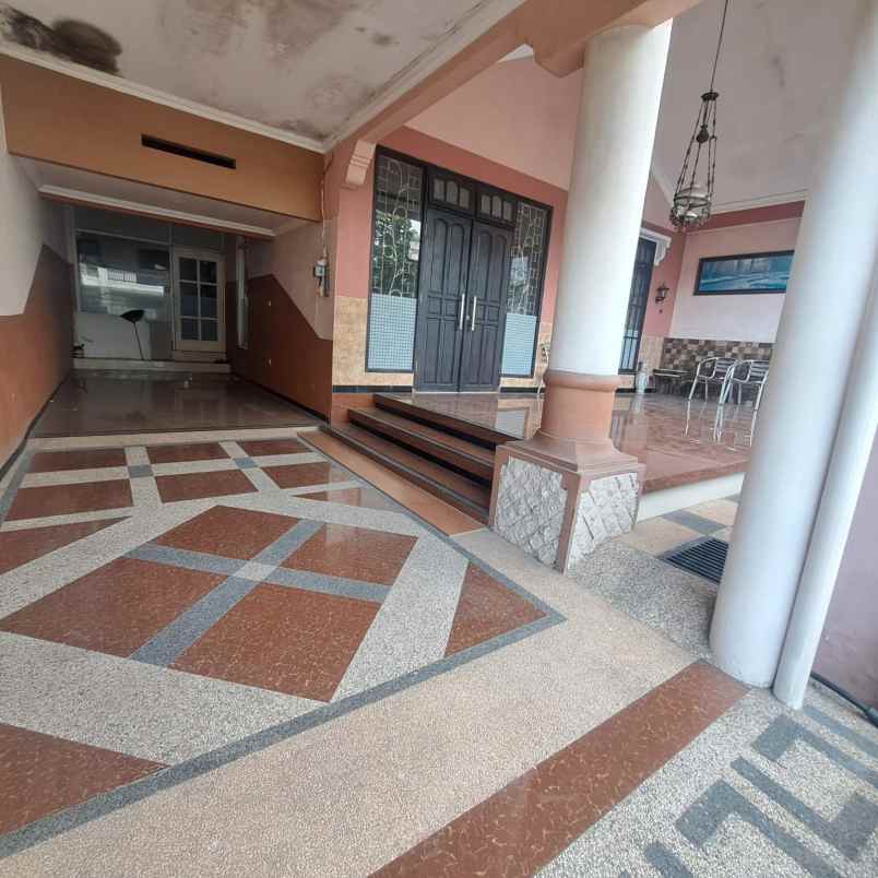 dijual rumah rungkut