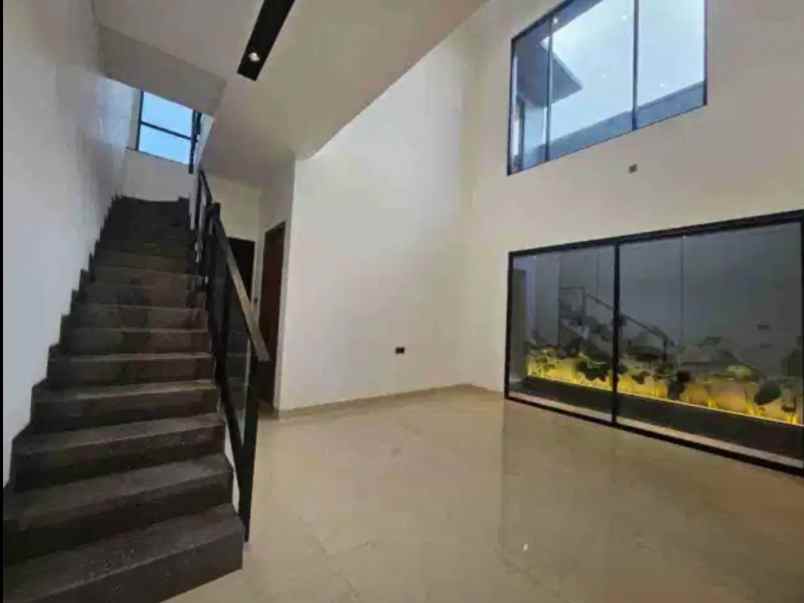 dijual rumah rungkut asri utara