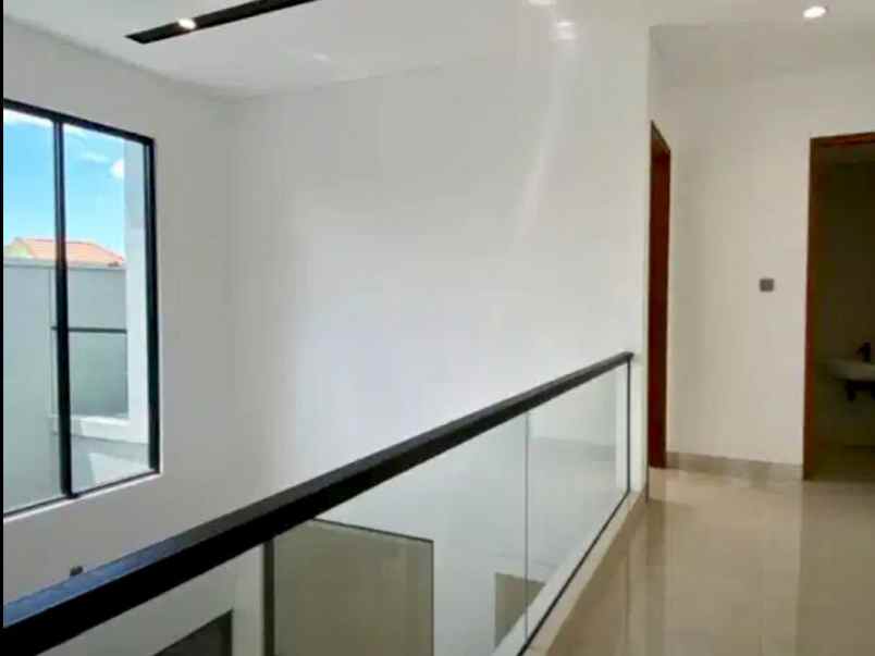 dijual rumah rungkut asri utara