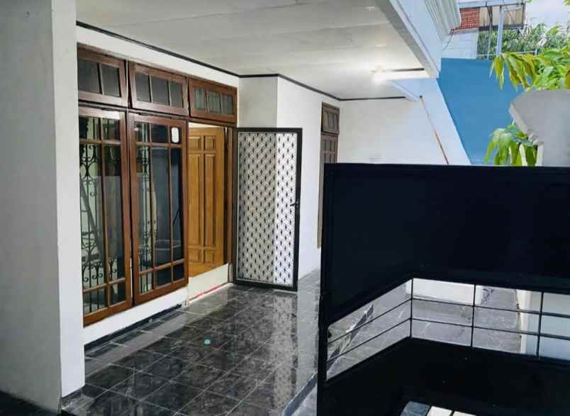 dijual rumah rungkut mapan