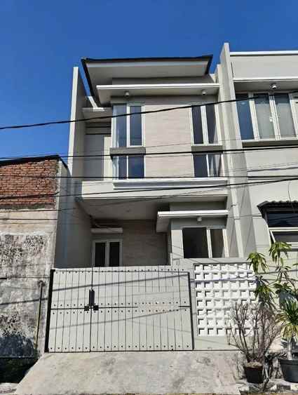 dijual rumah rungkut menanggal
