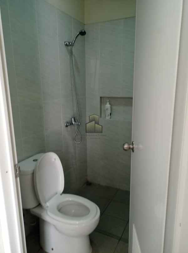 dijual rumah sambiroto