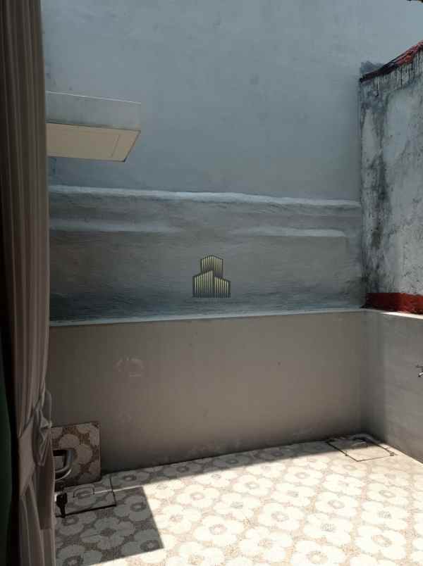 dijual rumah sambiroto