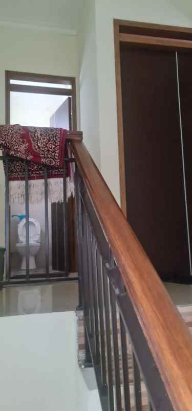 dijual rumah sariwangi