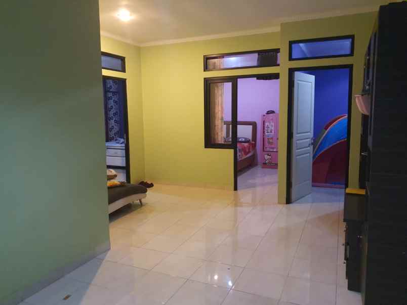 dijual rumah sariwangi