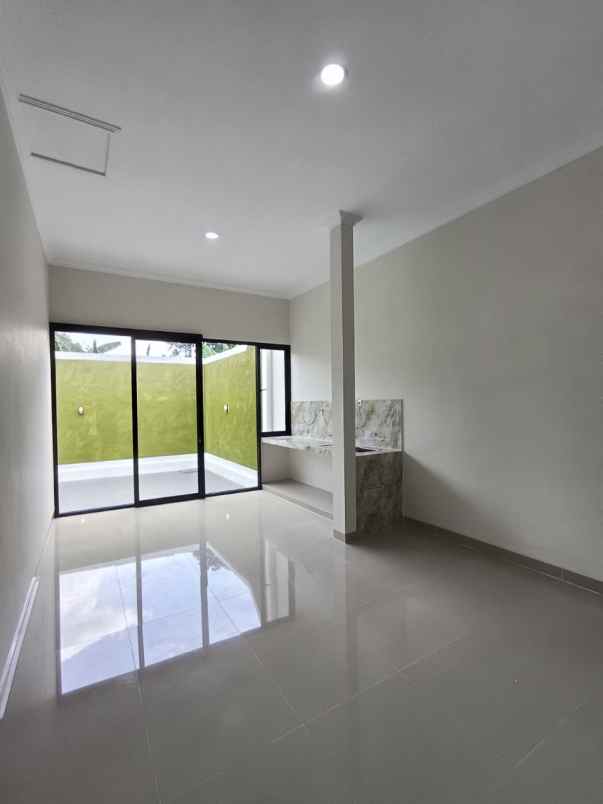 dijual rumah sd model