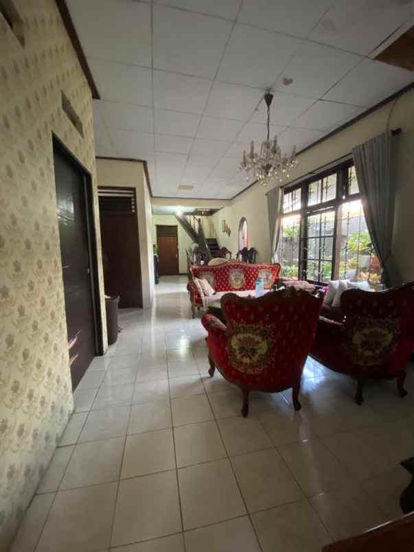 dijual rumah second siap huni area ciracas jaktim